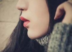 你連下巴都沒有，如何側(cè)顏殺？