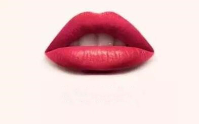 喜歡厚一點(diǎn)兒的嘴唇，那膠原蛋白豐唇?jīng)]問題嗎？果好嘛？