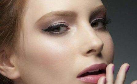 膨體隆鼻假體會容易感染嗎？