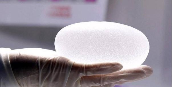 假體隆胸照片~豐胸還是別指望木瓜牛奶了!