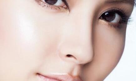 硅膠隆鼻要多少錢？專業(yè)人士為你解密！