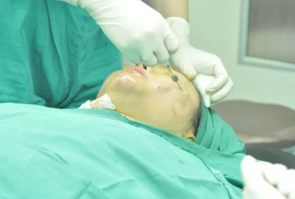 段小兵醫(yī)生簡(jiǎn)介