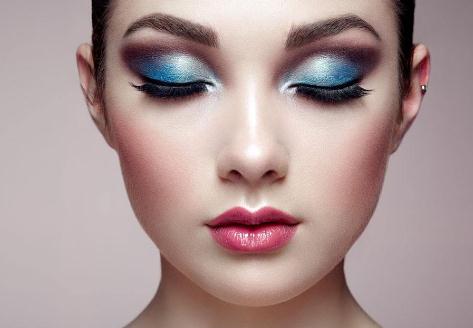 做完面部提升手術(shù)之后多久才可以洗臉？