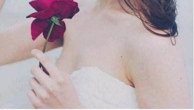 假體隆胸取出之后要放置新的假體嗎？