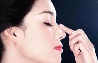 聽(tīng)說(shuō)*********脂肪隆鼻成活率很高，忍不住去體驗(yàn)了一下……