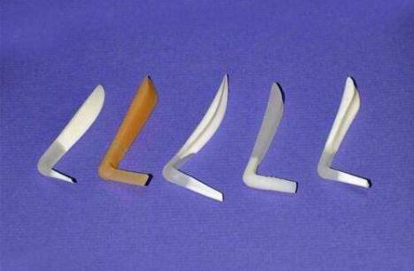 隆鼻材料中硅膠和膨體有哪些區(qū)別？各自缺點對