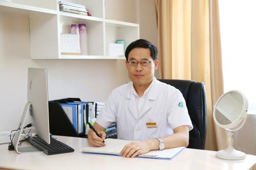 董亮醫(yī)生-簡介資料-口碑-資質(zhì)