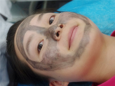 黑臉娃娃嫩膚美白的功，想要白凈肌膚真的一點(diǎn)也不難！