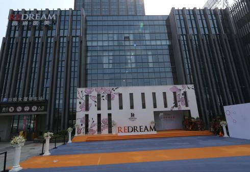 蘇州薇琳美容醫(yī)院隆胸好嗎？收費價格表及顧陸健、陳柳藝實力專家詳細介紹