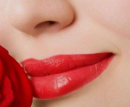 嘴唇外翻矯正有哪些后遺癥?如何矯正嘴唇外翻?