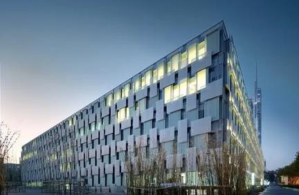 南京鼓樓醫(yī)院價格表公布！【譚謙】割眼袋醫(yī)生簡介&口碑測評