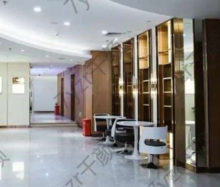 恩施州中心醫(yī)院植發(fā)價(jià)格如何？資質(zhì)怎么樣？特色項(xiàng)目_醫(yī)生評(píng)價(jià)深入了解！