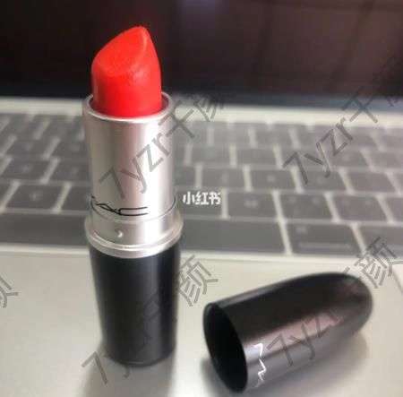 情人節(jié)限定口紅：MAC與KAKAO的浪漫合作