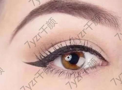 揭秘眼線的神奇功效，教你畫出妝容！