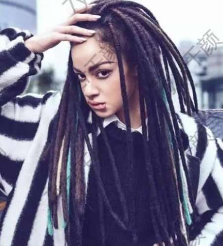 額頭前的小臟辮：明星們的時(shí)尚秘密武器